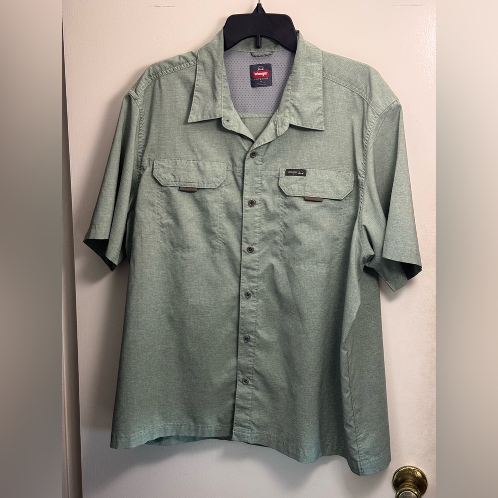 Wrangler Men's Olive Button Down Shirt